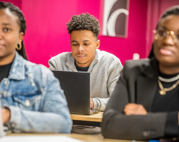 Des étudiants de l’ECS en cours 